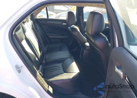 2023 Chrysler 300 Touring L z USA, uszkodzony, nr VIN 2C3CCADG4PH706898